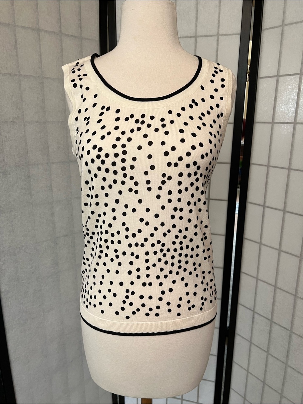 Talbots White Sleeveless Scoop Neck Polka Dot Knit Top
